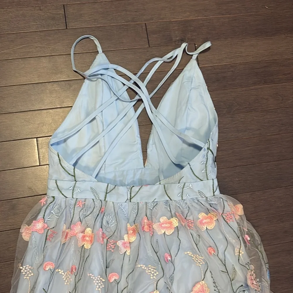 Backless Light Blue Shein Embroidered Floral Halter Dress Women’s M - Picture 11 of 14